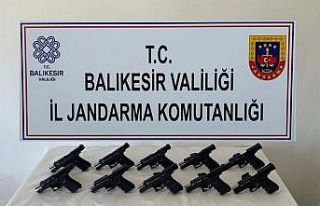 Ayvalık’ta kaçak silah ve uyuşturucuya geçit...