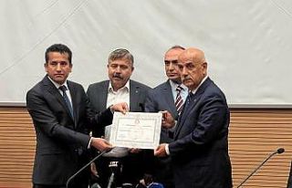 Bakan Kirişci mazbatasını aldı