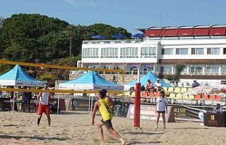 Balıkesir’de uluslararası plaj voleybolu başladı