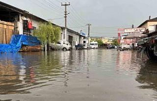 Bartın’da etkili sağanak sonrası yollar göle...