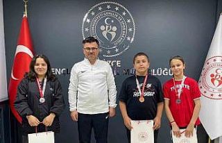 Başarılı sporcular ödüllendirildi