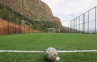 Başkan Altay: “Hadim Yağcı ve Eğiste halı sahalarımız...