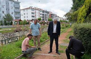 Başkan Bakkalcıoğlu kanal boyunda incelemelerde...
