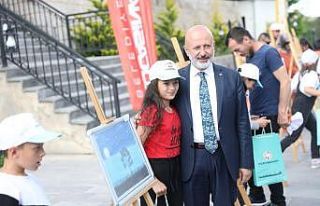Başkan Çolakbayrakdar; “Farklı projelerle gençlerimizin...