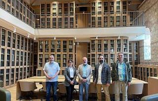 Başkan Çolakbayrakdar: "Geleceği geçmişle...