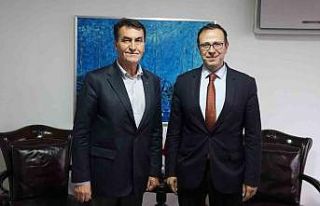 Başkan Dündar’dan Kosova’da ziyaretler