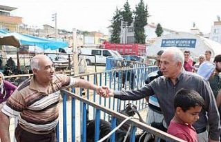 Başkan Gültak vatandaşlarla bayramlaştı