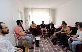 Başkan Yaşar’dan Rasim’e doğum günü sürprizi