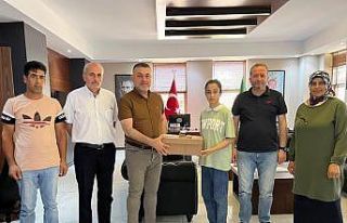 Başkan Yavuz LGS’da tam puan yapan Çetinkaya’yı...