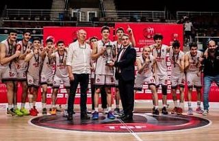 Basketbolda U16 Türkiye şampiyonu, İstanbul Bahçeşehir...