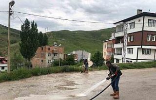Bayburt Belediyesi’nden cadde ve sokaklarda hummalı...