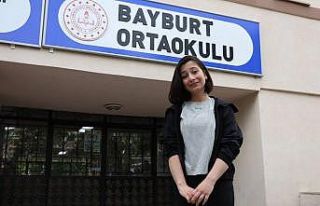 Bayburt Ortaokulu öğrencisi Özhan LGS birincisi...