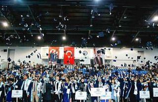 Bayburt Üniversitesinde mezuniyet coşkusu