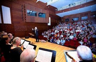 Bayraklı’nın Mandolin Orkestrasına yoğun ilgi