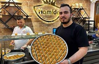 Bayram öncesinde baklava kuyruğu