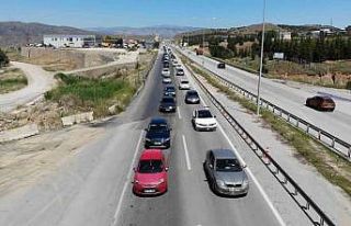 Bayram tatili için yollara akın ettiler: 43 ilin...
