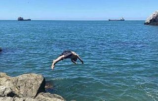 Bayramı denize girerek geçirdiler