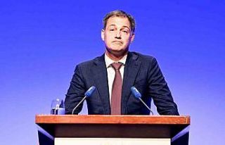 Belçika Başbakanı bisikletten düştü