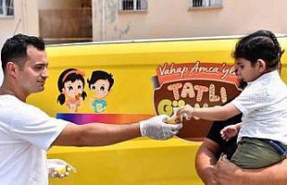 Belediyeden çocuklara bayram dondurması