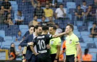 Belhanda ile hakem Erkan Özdamar arasında gerginlik...