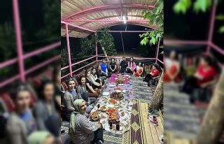 Beyazsu mesire alanında araç kuyruğu 20 kilometreyi...