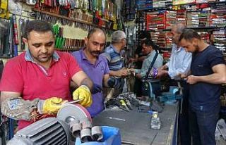 Bıçak bileme ustalarının yorucu bayram mesaisi