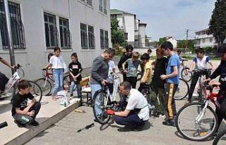 Bilecik Belediyesinden öğrencilere bisiklet eğitimi