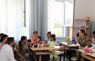 Bingöl’de jandarma ekipleri, hasta çocuğa doğum...