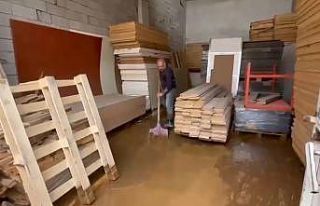 Bingöl’de sağanak sonrası iş yerlerini su bastı