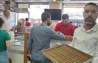 Bingöl’de tatlıcıların bayram mesaisi