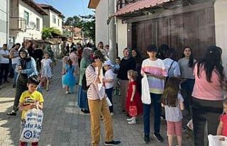 Binlerce çocuk ‘Çörek Derme’ye akın etti