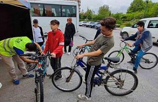 Bisiklet tamir çadırları Konyalıların hizmetinde