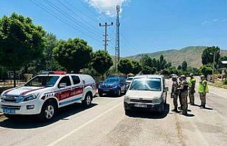 Bitlis’te jandarmadan Kurban Bayramı öncesi trafik...
