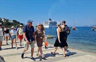 Bodrum’a gelen 3 bin 607 turist, turizmcinin yüzünü...