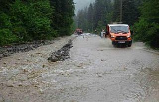 Bolu’da dereler taştı: Yollarda göçükler meydana...