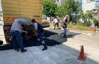 Bozulan yollarda bakım çalışması