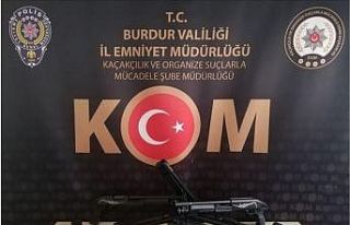 Burdur’da kaçak silah operasyonu
