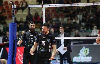 Bursa Büyükşehir Belediyespor Emre Batur’la sözleşme...