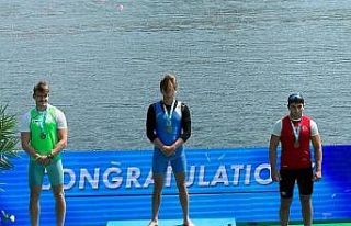 Bursa Büyükşehir Belediyespor Kulübü kanocuları...