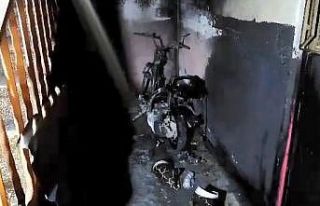 Bursa İnegöl’de park halindeki motosiklet yandı