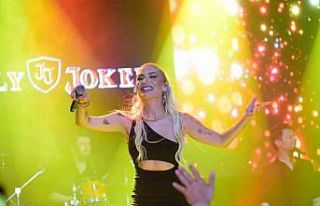 Bursa’da İrem Derici’den unutulmaz konser