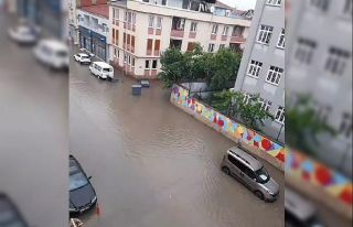 Bursa’da şiddetli yağış hayatı felç etti,...