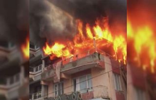 Çatı katı alev alev yandı, vatandaşlar korku...