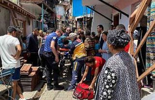 Çatıya çıkarken merdivenden düşerek yaralandı