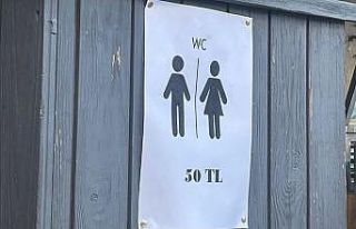 Çeşme’de ’Tuvalet 50 lira’ yazısını asan...
