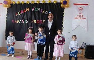 Çıldır Kuran Kursu öğrencilerinin karne sevinci