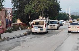 Çimento indirirken tartıştığı arkadaşını...