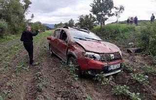 Cip patates tarlasına uçtu: 2 yaralı