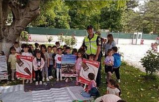 Çocuklar için "Tatilde de Trafik Kuralları...