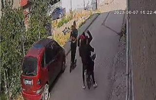 Çocukları korkutup kameraları kırdılar, evi soydular